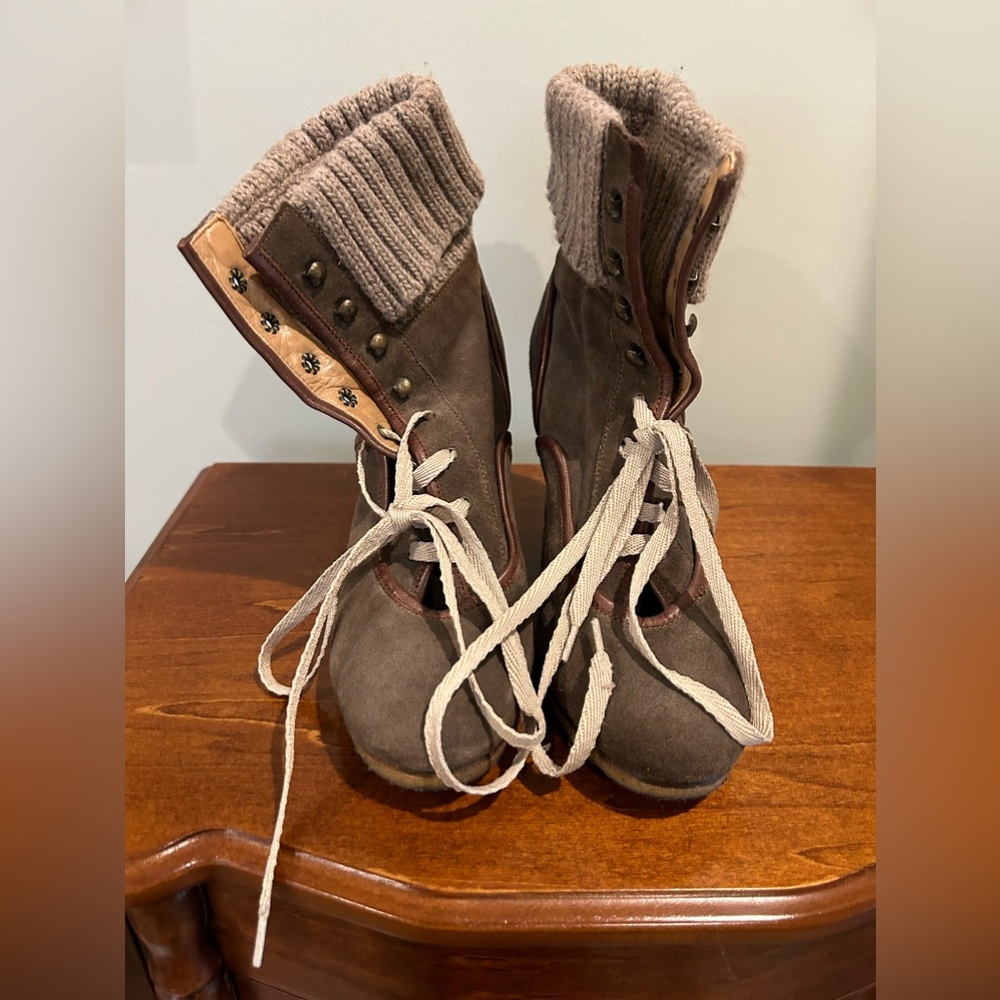 ❌❌ SOLD ❌❌ Chloe Suede Ankle Booties